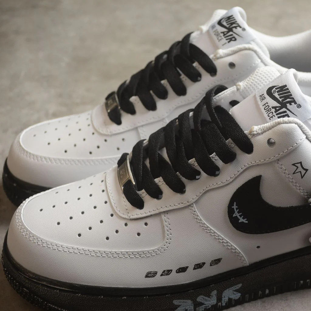 KAWS Booming Air Force 1 - Image 3