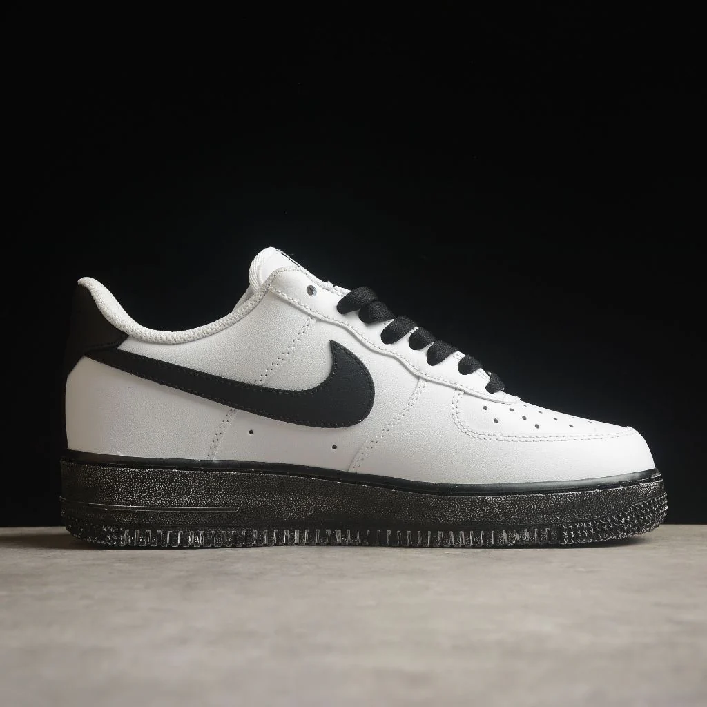 KAWS Booming Air Force 1 - Image 4
