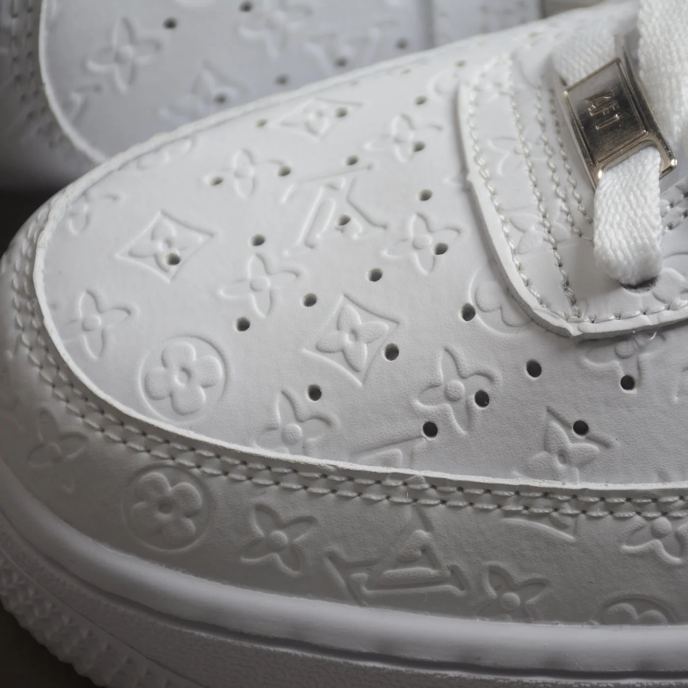 LV Signature Air Force 1 Mid - Image 5